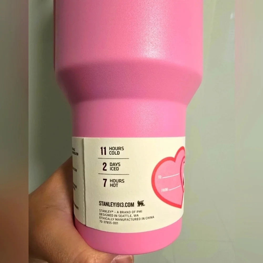 NWT Stanley 2025 Valentine's Day Limited Edition The Flowstate Quencher 40 oz